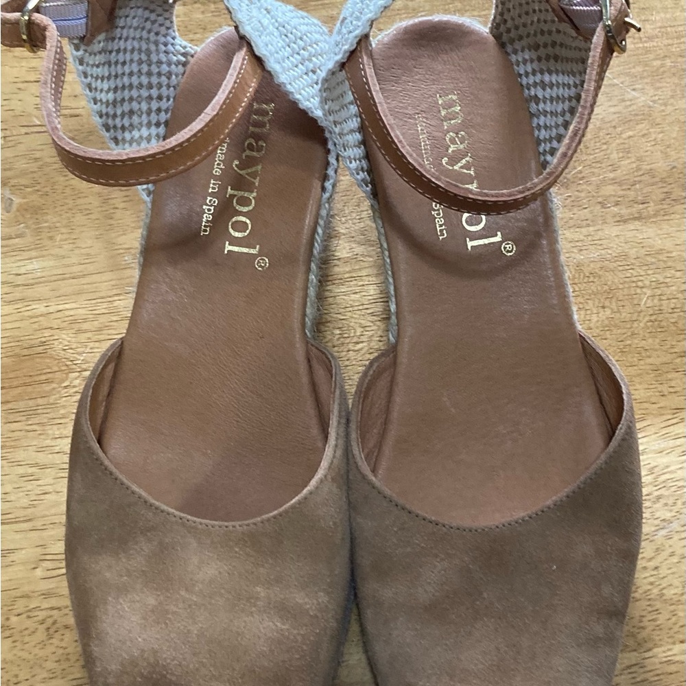 Beautiful handmade in Spain size 9.5 maypol 2.5inches platform
